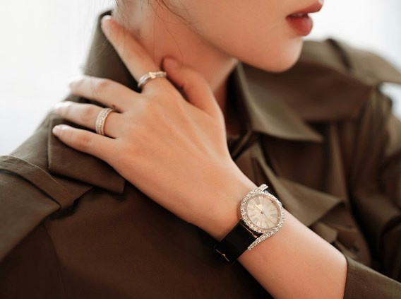 伯爵手表表带太紧处理方法详解